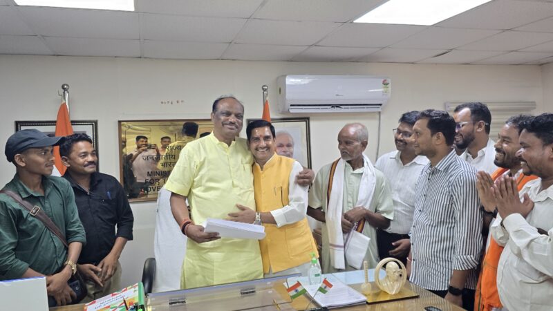 जनजातीय समाज के अधिकारों की पैरवी में सक्रिय हुए केन्द्रीय राज्य मंत्री तोखन साहू